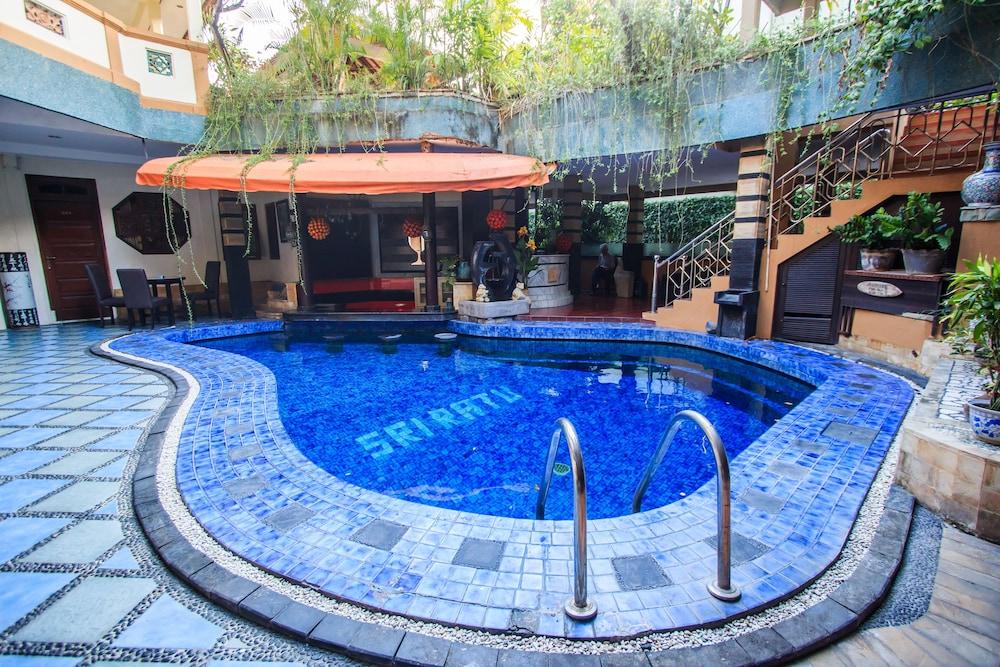 Sri Ratu Hotel Legian  Exterior photo